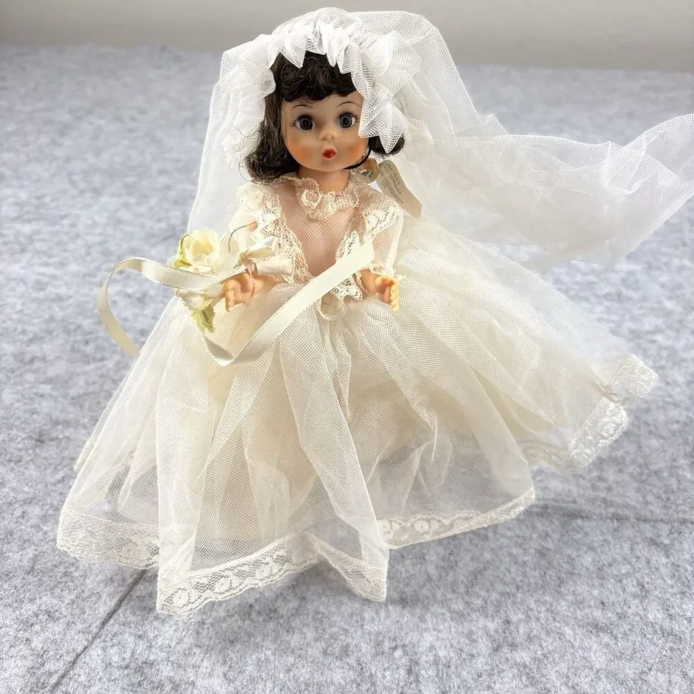 Vintage 1980s Madame Alexander Storyland / Miniature Showcase Bride Doll 435 8